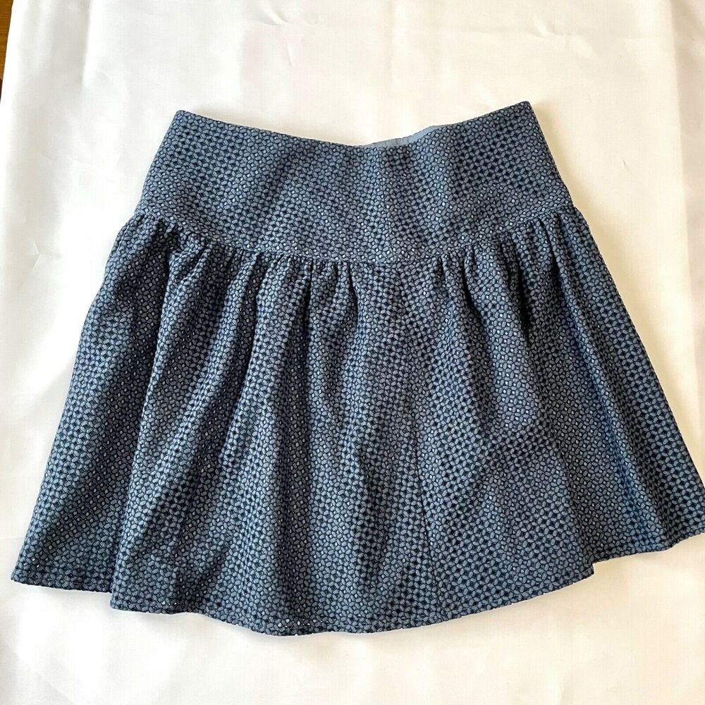 ANN TAYLOR Blue Cut out Lace Pattern Fit Pleated Skirt Size 12